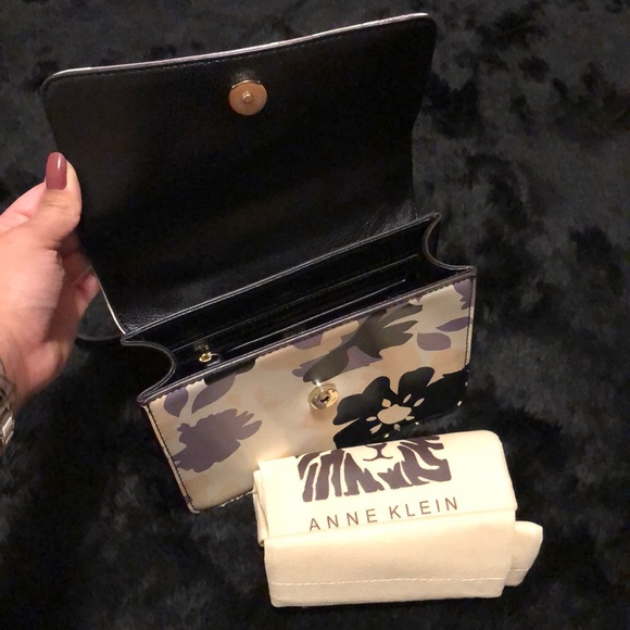 Anne Klein Purse - Picture 5 of 7